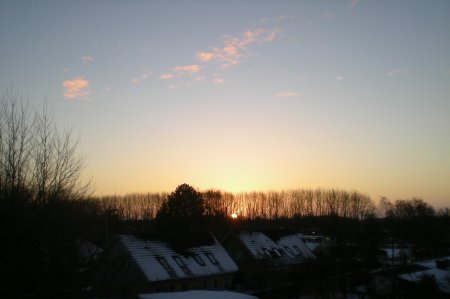 2011/01/01/001.jpg